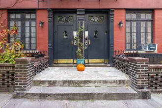 24 Jane St in New York, NY - Foto de edificio - Building Photo