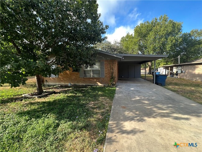 1762 Kuehler Ave in New Braunfels, TX - Building Photo - Building Photo