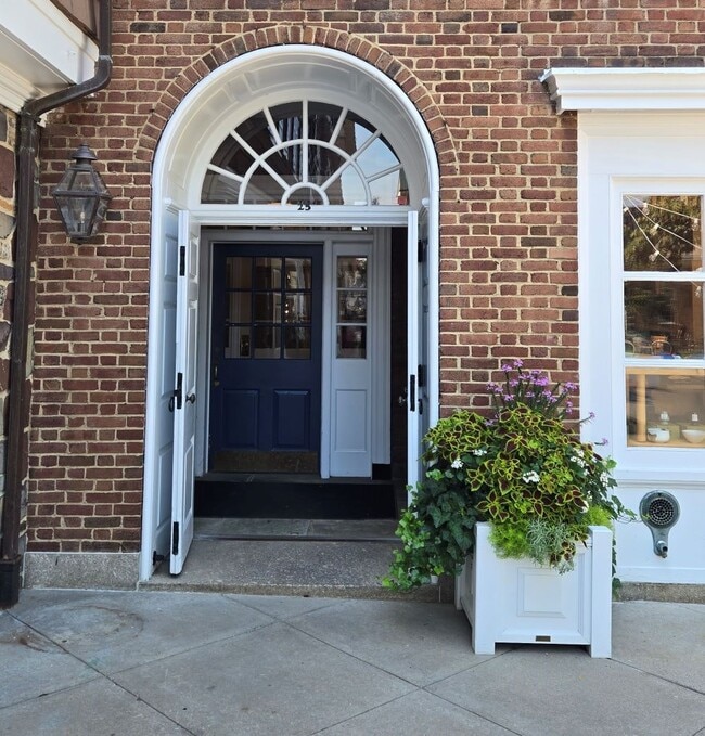 property at 25 Palmer Sq W