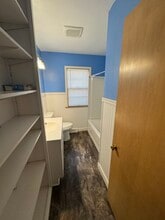 817 W 4th St in Sumner, IA - Building Photo - Building Photo