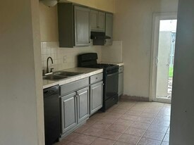 3007 W Walnut Ave in Visalia, CA - Building Photo