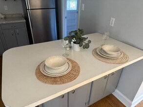 919 Pineborough Rd in Charlotte, NC - Building Photo - Building Photo