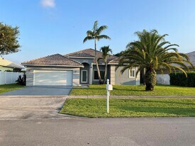 10664 Paso Fino Dr in Wellington, FL - Building Photo