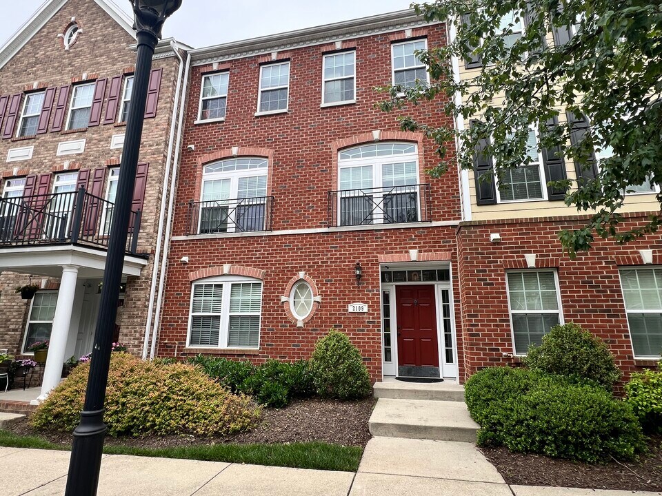 2109 Liesfeld Pky in Glen Allen, VA - Building Photo