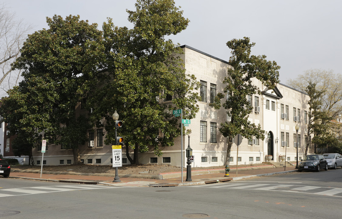 3435 R St NW in Washington, DC - Building Photo