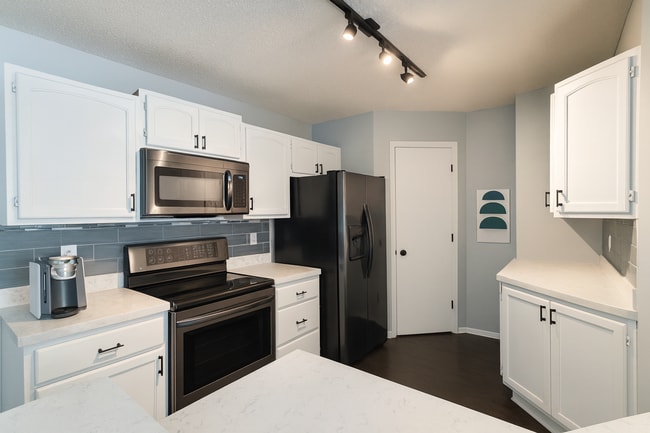 property at 4969 Grenwich Ave N