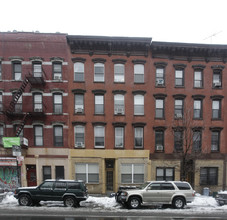 108 Greenpoint Ave in Brooklyn, NY - Building Photo - Building Photo