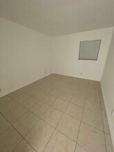 7801 SW 10th St-Unit -B in North Lauderdale, FL - Building Photo - Building Photo