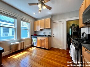 26 Adair Rd, Unit 26 in Boston, MA - Foto de edificio - Building Photo