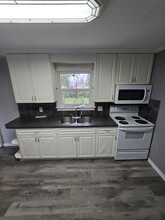 9764 Sidney St in Chilliwack, BC - Building Photo - Building Photo