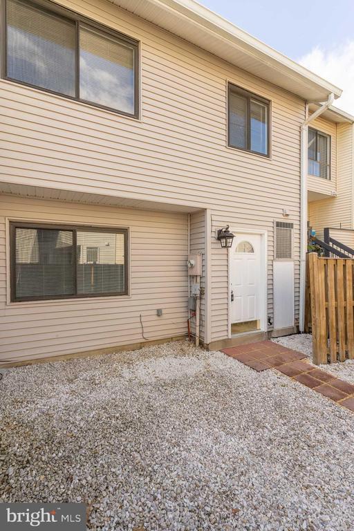 8708 Village Square Dr