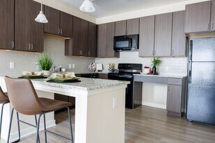 The Alden at Westmoor in Charlotte, NC - Building Photo