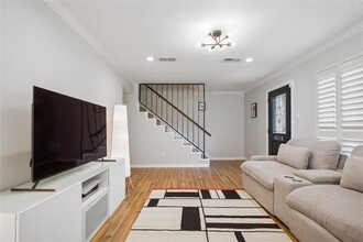 2908 Gessner Rd in Houston, TX - Building Photo - Building Photo