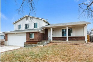 1513 S Dearborn St in Aurora, CO - Building Photo