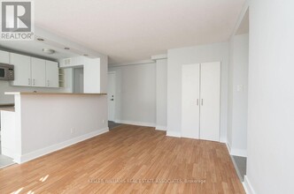 99-299 Tyndall Ave in Toronto, ON - Building Photo - Building Photo