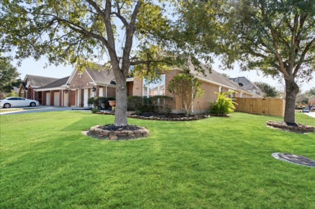 7103 Hot Creek Trc in Humble, TX - Building Photo