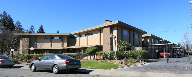 Townhouse South Hills in Sacramento, CA - Foto de edificio - Building Photo
