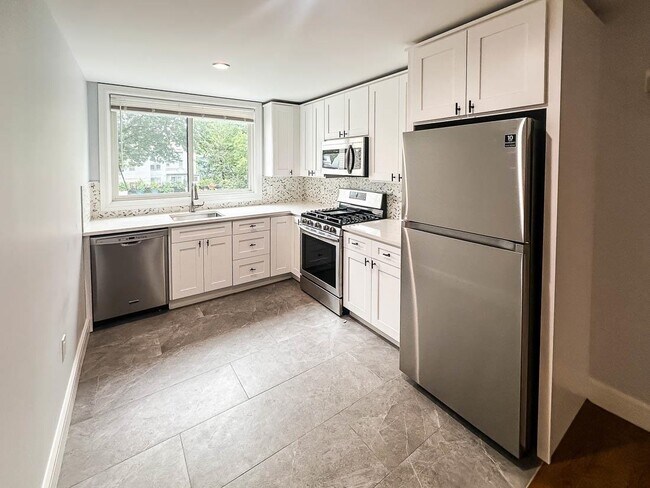 195 Hutton St in Jersey City, NJ - Building Photo - Building Photo