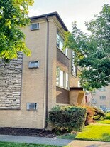 7901 W Grand Ave in Elmwood Park, IL - Building Photo