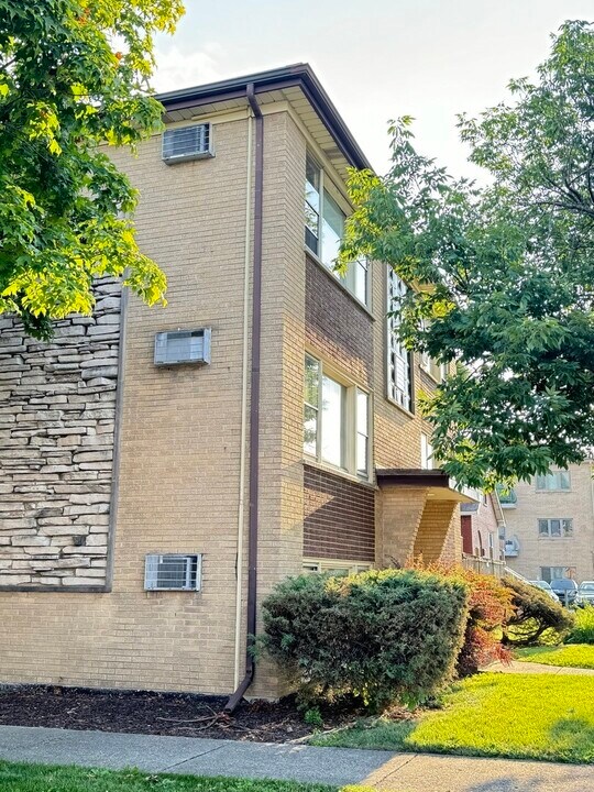 7901 W Grand Ave in Elmwood Park, IL - Building Photo