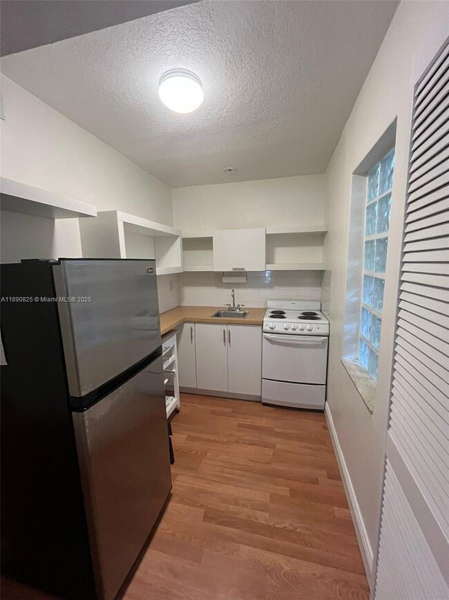 1856 Opechee Dr in Miami, FL - Building Photo - Building Photo
