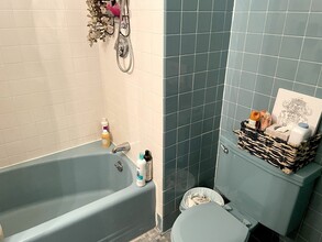 39 Garrison Rd, Unit B in Brookline, MA - Building Photo - Building Photo