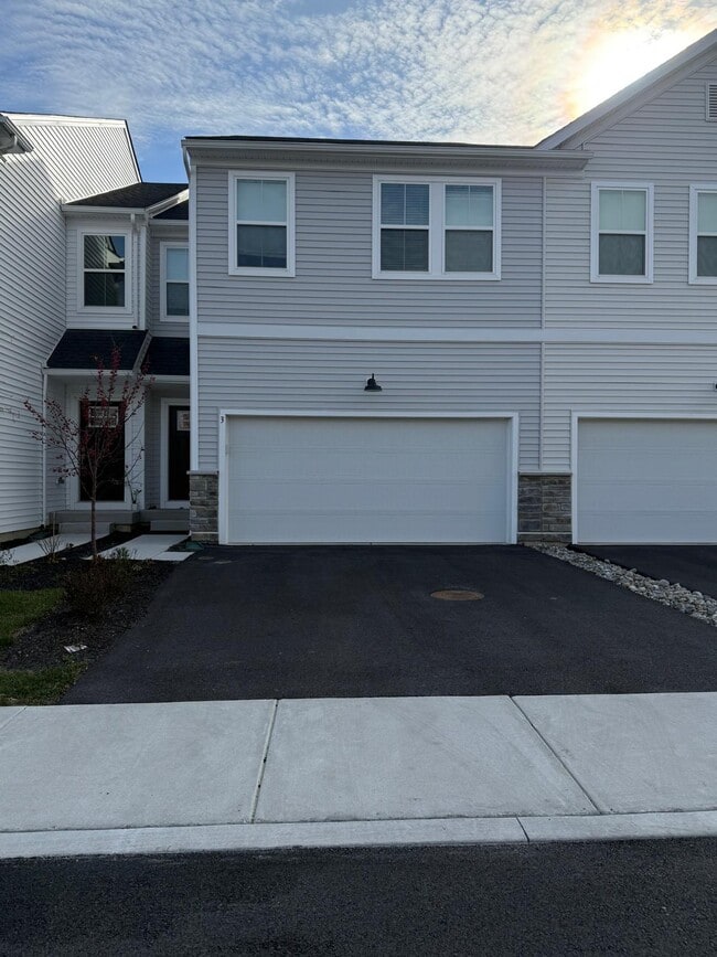 property at 3 Shamrock Cir