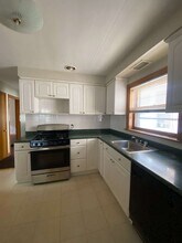 6123 N Meade Ave, Unit 2 in Chicago, IL - Foto de edificio - Building Photo