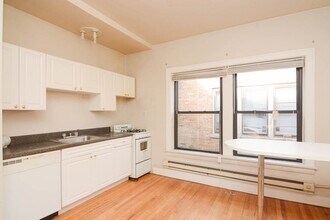 1036 Dempster St in Chicago, IL - Building Photo - Building Photo