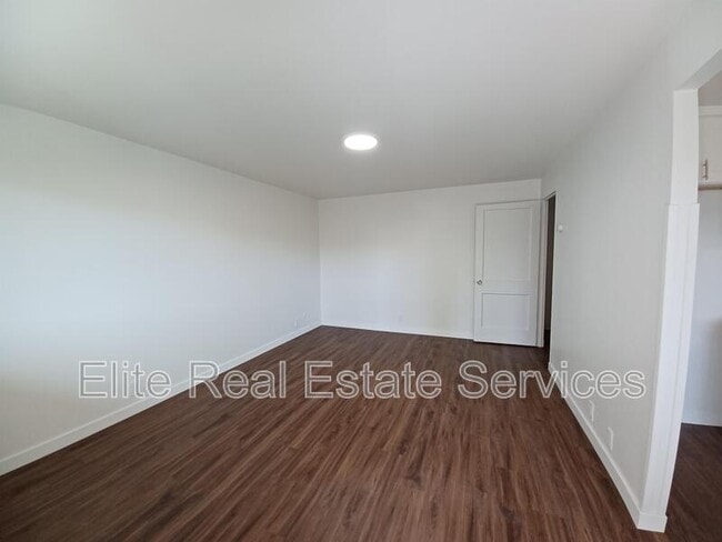 239 Cottonwood Rd in San Diego, CA - Building Photo - Building Photo