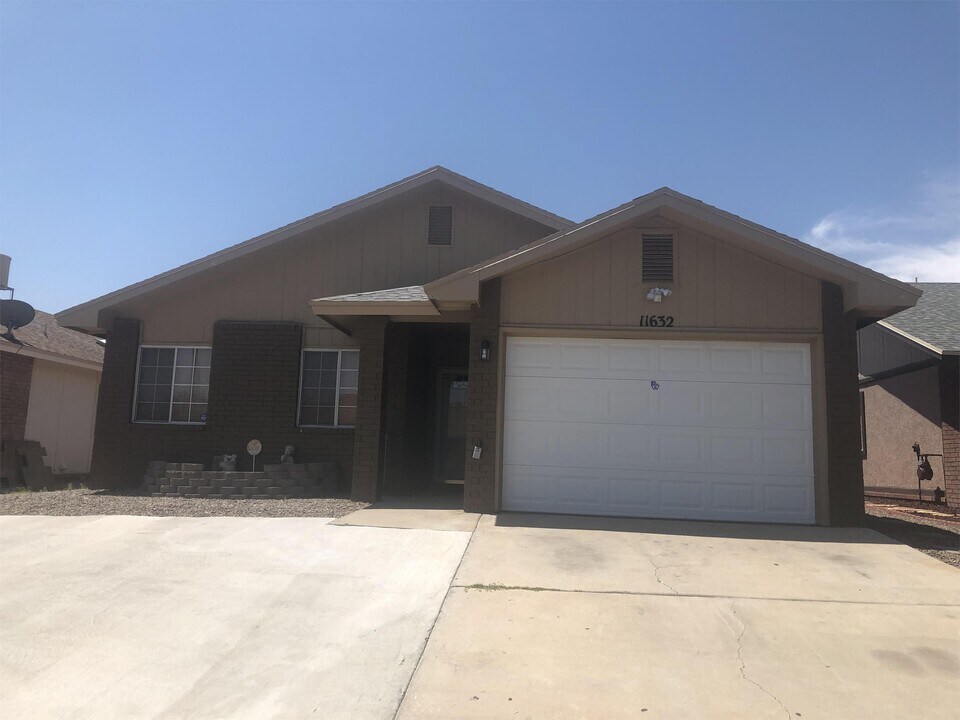 11632 Edward James Ave in El Paso, TX - Building Photo