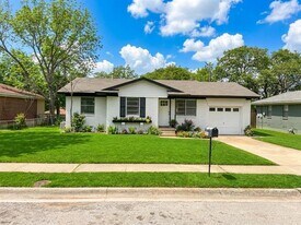 1910 Mercedes Rd in Denton, TX - Building Photo
