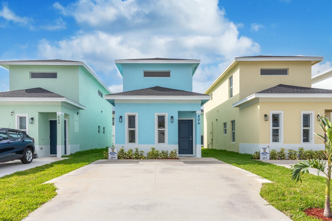 406 NW 13th Ave in Boynton Beach, FL - Building Photo
