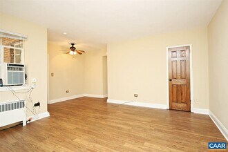 32 University Cir in Charlottesville, VA - Building Photo - Building Photo