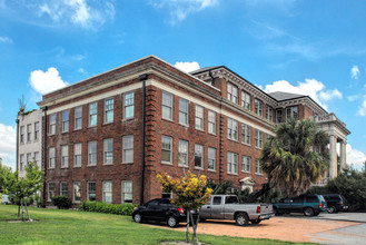 AveCDC Elder Street Artists Lofts in Houston, TX - Building Photo - Building Photo