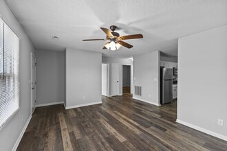 14 Coats Cir in Benson, NC - Building Photo - Building Photo