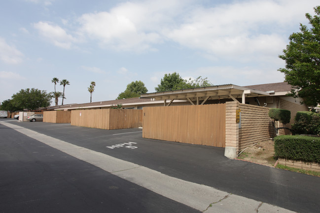 La Valencia Apartments in Riverside, CA - Building Photo - Building Photo