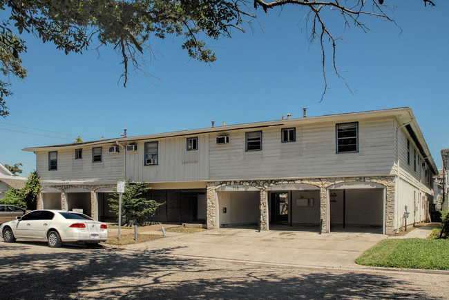 University Gardens in Galveston, TX - Foto de edificio - Building Photo