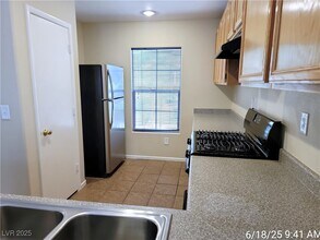 7337 Ribbon Ridge Ave in Las Vegas, NV - Building Photo - Building Photo
