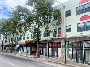 California Apartments in Berkeley, CA - Foto de edificio - Building Photo
