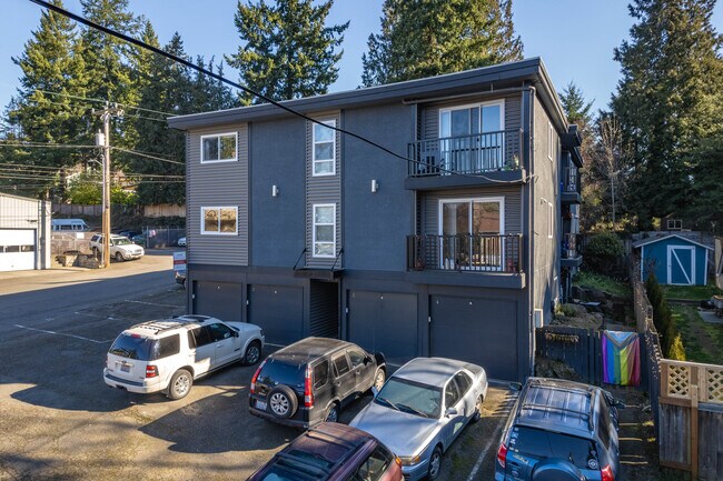 Kalua Condominiums in Seattle, WA - Building Photo - Primary Photo