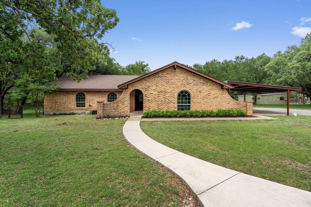 203 Serenada Dr in Georgetown, TX - Building Photo