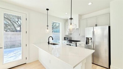 3417 Elija St in Austin, TX - Building Photo - Building Photo