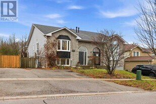 1036 Attersley Dr in Oshawa, ON - Building Photo