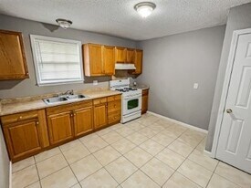 621 S Cumberland St in River Ridge, LA - Building Photo