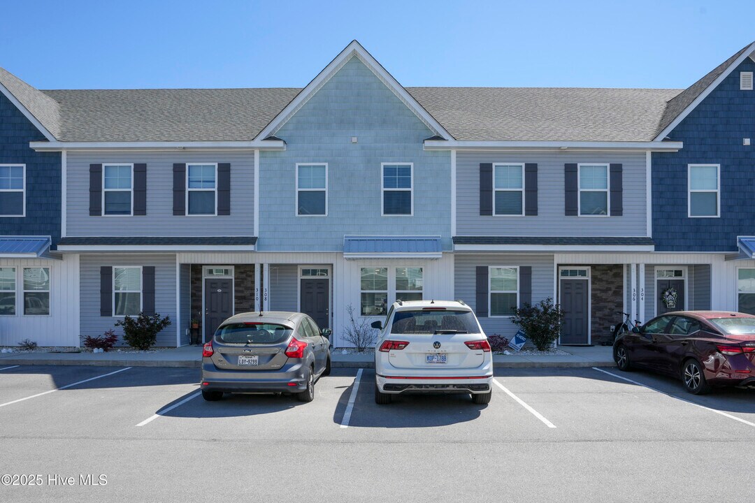 308 Starfish Ln in Sneads Ferry, NC - Building Photo