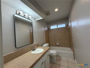 111 Lancelot St in Victoria, TX - Building Photo - Building Photo