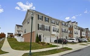 23018 Meadow Mist Rd in Clarksburg, MD - Foto de edificio