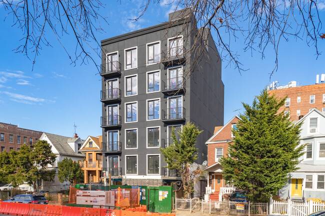 2809 Clarendon Rd in Brooklyn, NY - Building Photo - Building Photo