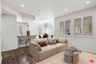 360 W Ave 26 in Los Angeles, CA - Building Photo
